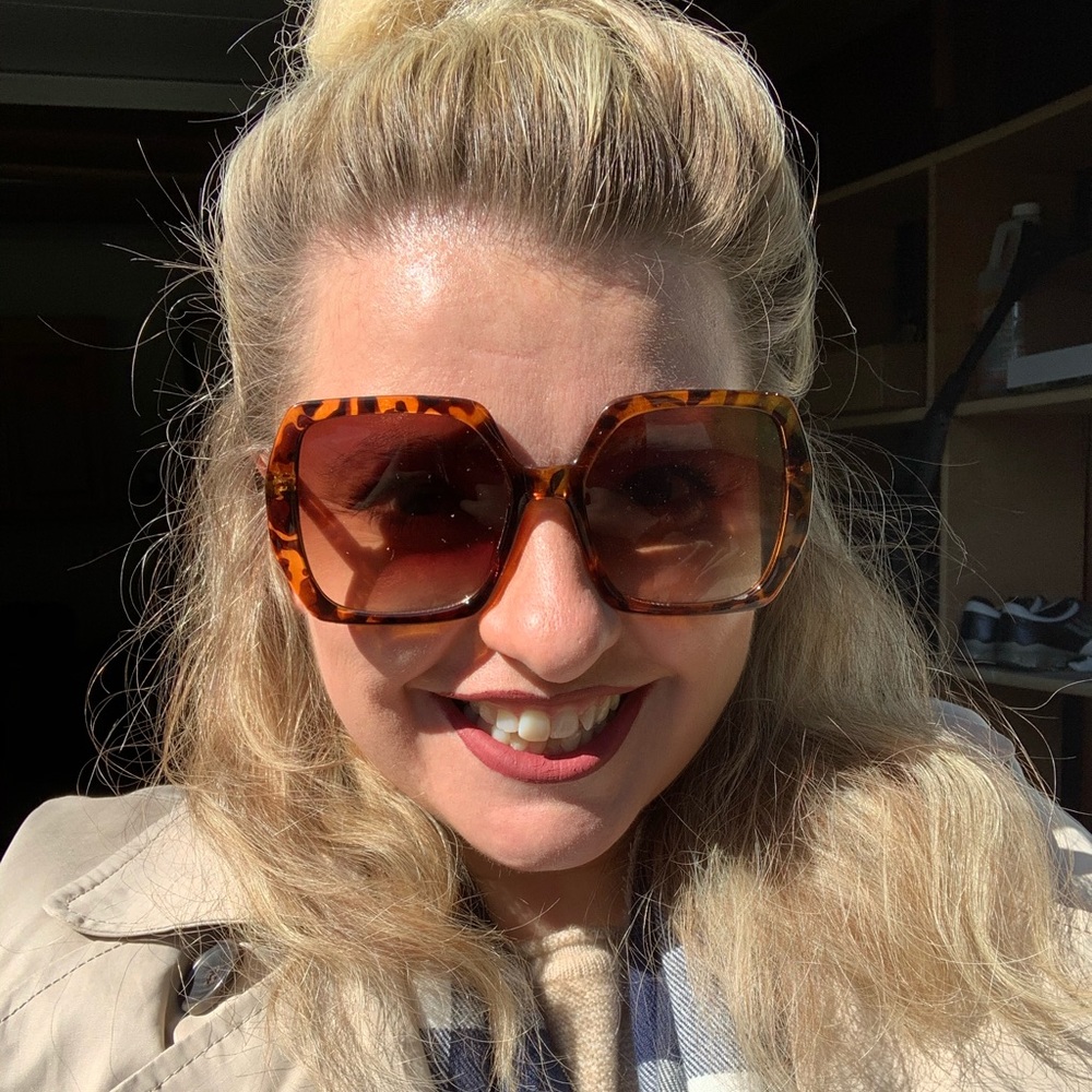 Meet your Posher, Laura